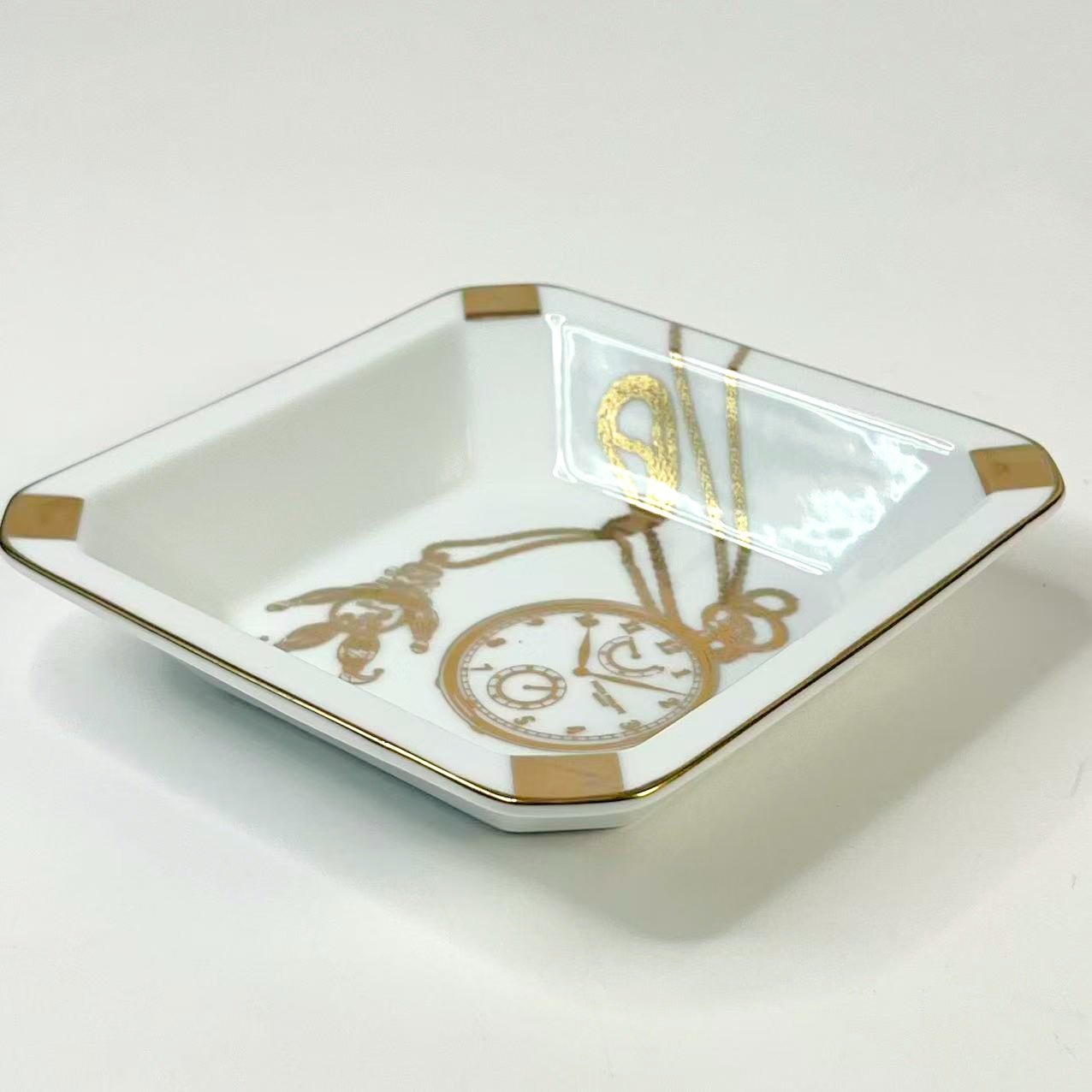 パテックフィリップ　PATEK PHILIPPE スクエアプレート　トレイ Patek Philippe Porcelain Valet Tray – Gold Pocket Watch Design